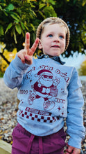 Load image into Gallery viewer, NEW &quot;Pwy sy&#39;n dwad...&quot; grey sweater with burgandy print
