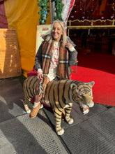 Load image into Gallery viewer, Nadolig Llawen Clwb Coctel Vanilla with red design
